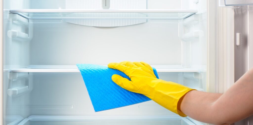 Por qué es importante limpiar el refrigerador con frecuencia