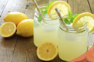 Bebidas caseras: cómo preparar una infusión de canela y limón en casa